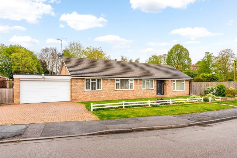 Click the photo for more details of Irvine Drive, Stoke Mandeville, HP22