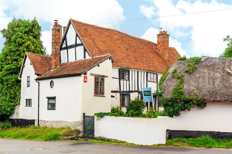 Click the photo for more details of Holly Tree Lane, Cuddington, HP18