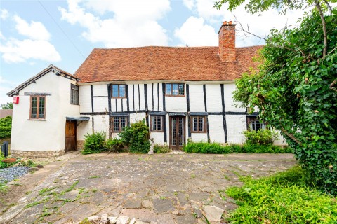 Click the photo for more details of Holly Tree Lane, Cuddington, HP18