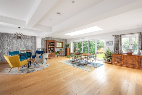 Click the photo for more details of Knottocks End, Beaconsfield, HP9