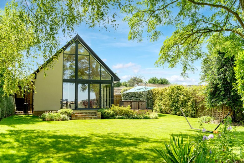Click the photo for more details of Frog Lane, Cuddington, HP18