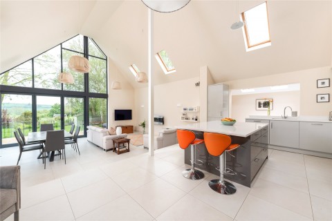 Click the photo for more details of Frog Lane, Cuddington, HP18