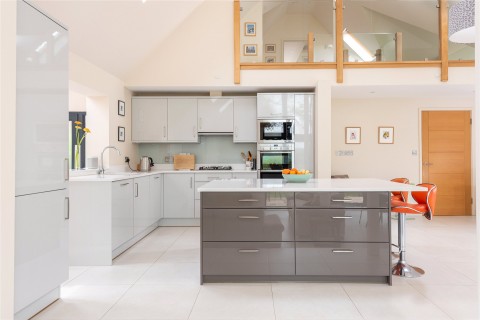 Click the photo for more details of Frog Lane, Cuddington, HP18