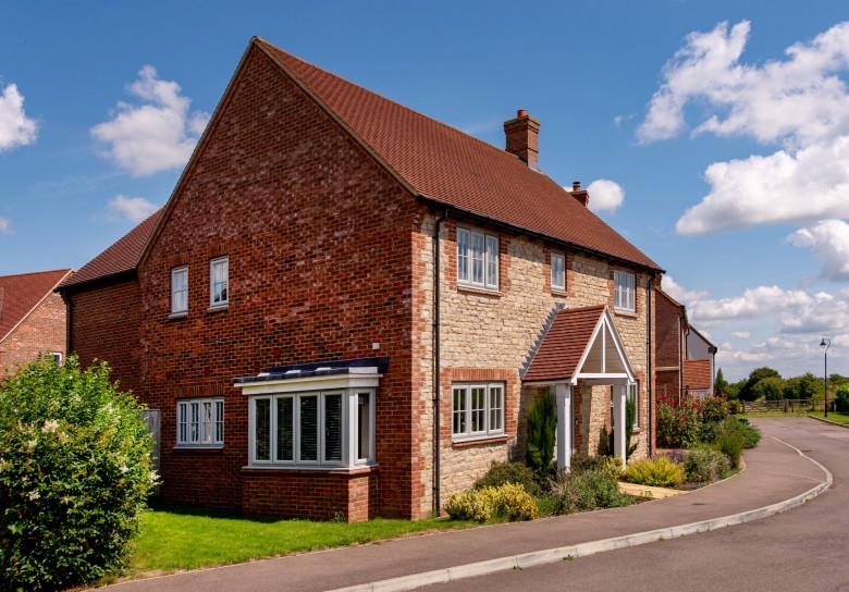 Click the photo for more details of Fairfield Close, Haddenham, HP17