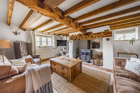 Click the photo for more details of Grendon Road, Edgcott, HP18