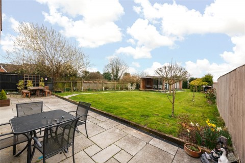 Click the photo for more details of Lower Road, Stoke Mandeville, HP22