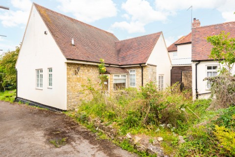 Click the photo for more details of Bicester Road, Long Crendon, HP18