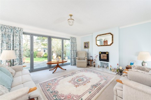 Click the photo for more details of Oxford Road, Stone, HP17