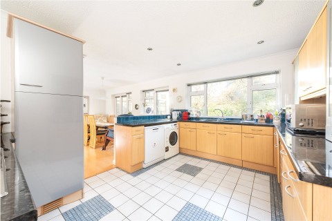 Click the photo for more details of Oxford Road, Stone, HP17