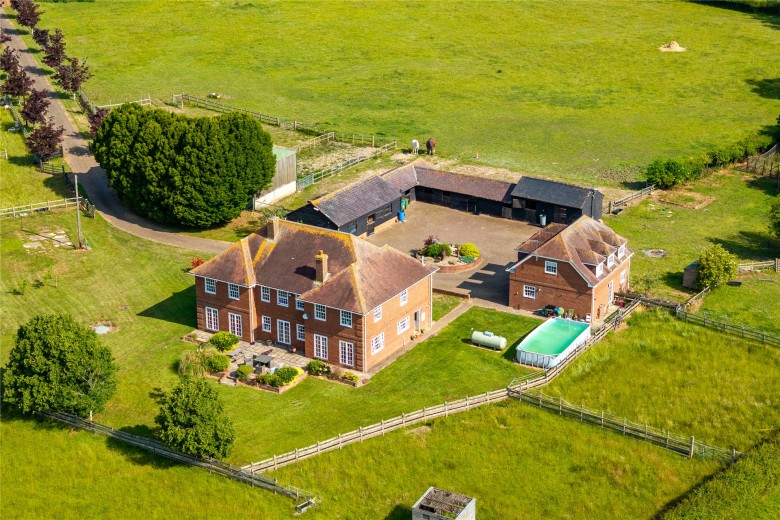 Click the photo for more details of Kingswood, Aylesbury, HP18