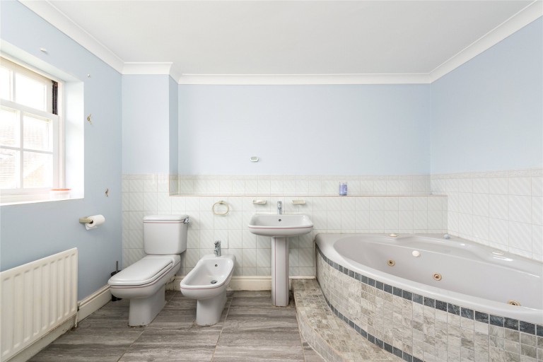 Images for Kingswood, Aylesbury, HP18