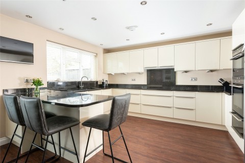 Click the photo for more details of Grendon Road, Edgcott, HP18
