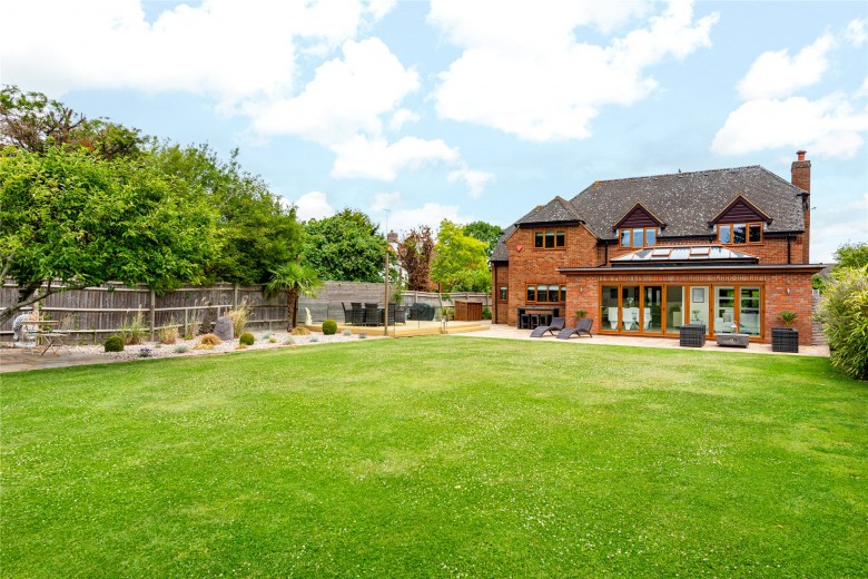Click the photo for more details of Burnham Road, Westcott, HP18