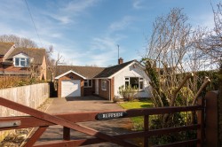 Images for New Road, Dinton, HP17
