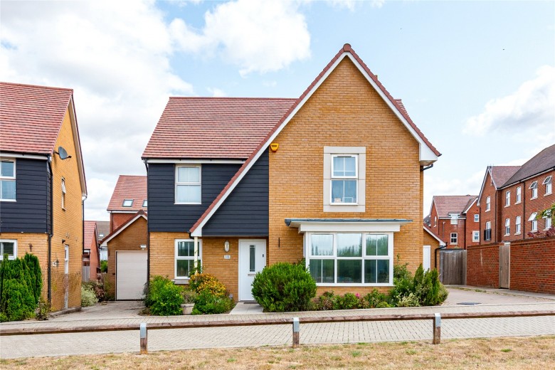Click the photo for more details of Bobby Road, Broughton, HP22