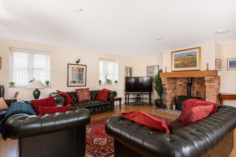 Images for Four Acres, Oving, HP22