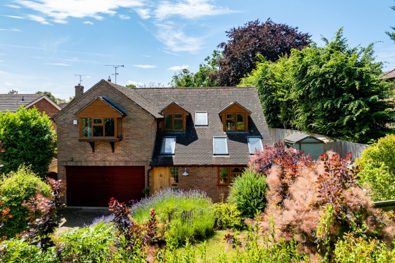 Click the photo for more details of Elm Brook Close, Chearsley, HP18