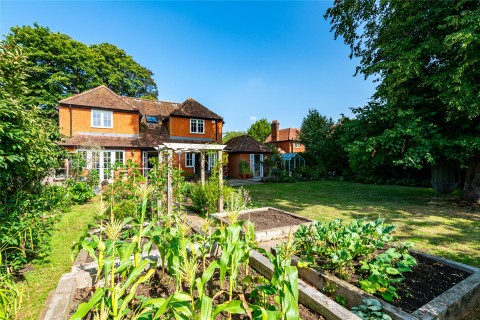 Click the photo for more details of Leighton Road, Wingrave, HP22