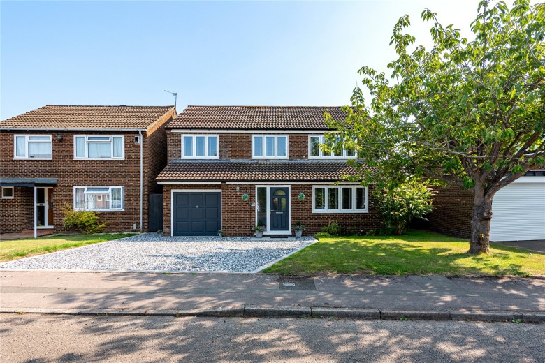 Click the photo for more details of Bakers Walk, Weston Turville, HP22