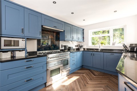 Click the photo for more details of Bakers Walk, Weston Turville, HP22
