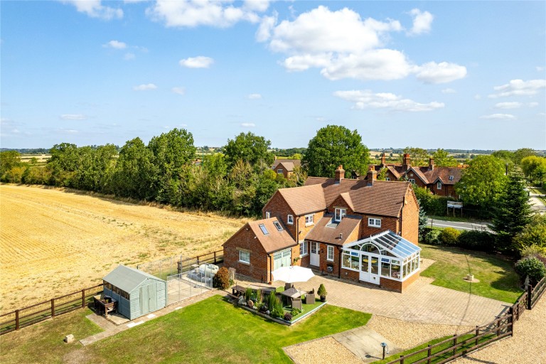 Images for Buckingham Road, Weedon, HP22