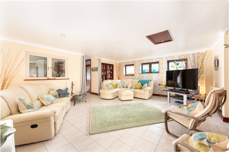 Images for Ampthill Road, Shefford, SG17