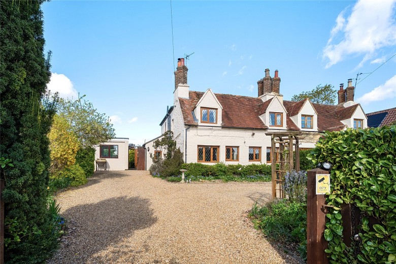 Click the photo for more details of Bedford Road, Stagsden, MK43