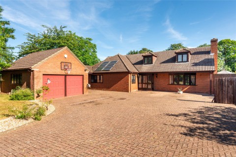 Click the photo for more details of Ampthill Road, Silsoe, MK45