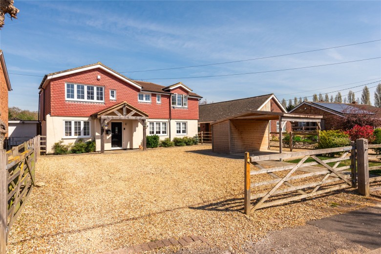 Click the photo for more details of Top End, Renhold, MK41