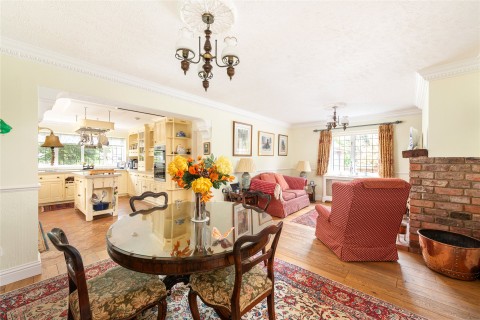 Click the photo for more details of High Street, Great Barford, MK44