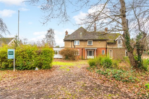 Click the photo for more details of Day's Lane, Biddenham, MK40