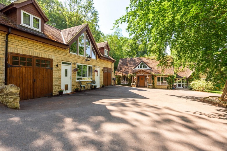 Click the photo for more details of Lilford, Peterborough, PE8