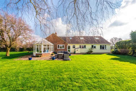 Click the photo for more details of West End, Little Staughton, MK44