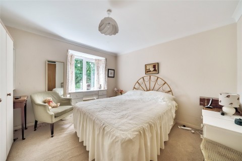 Click the photo for more details of De Parys Avenue, Bedford, MK40