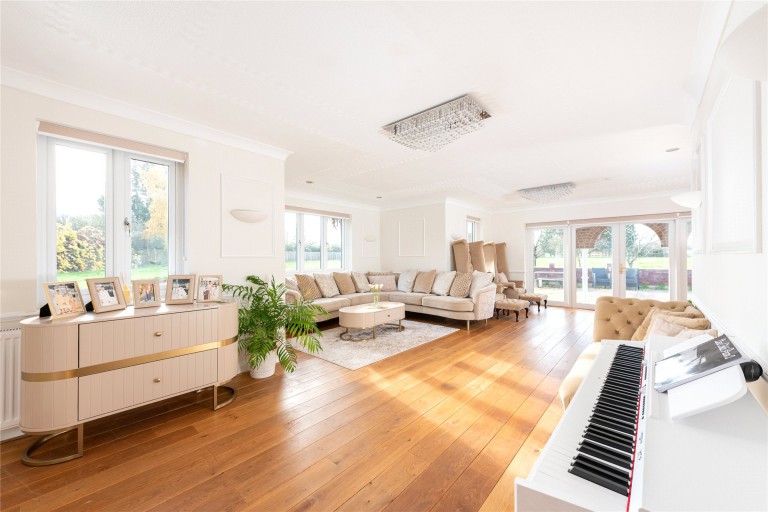 Images for Thorncote Green, Hatch, SG19