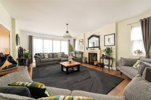 Click the photo for more details of Bedford Road, Pavenham, MK43