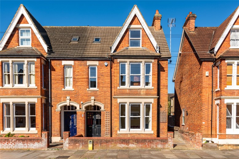 Click the photo for more details of Cornwall Road, Bedford, MK40