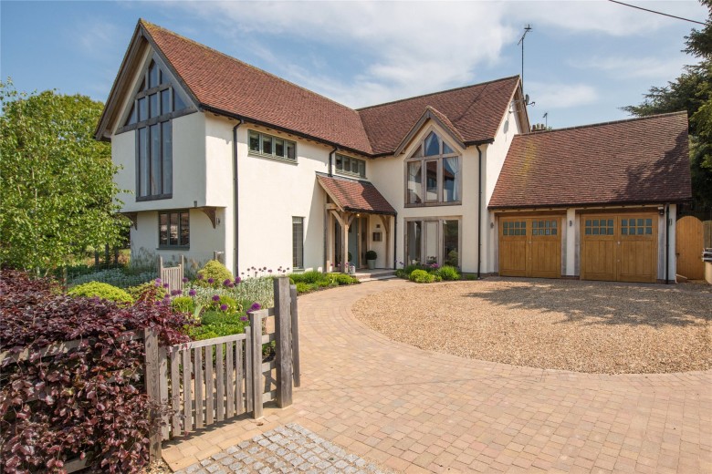 Click the photo for more details of High Street, MK45