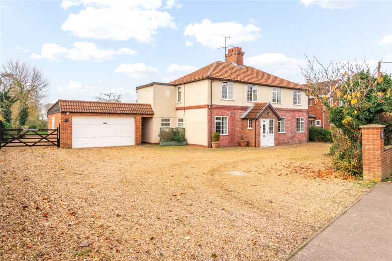 Click the photo for more details of Newton Road, Rushden, NN10