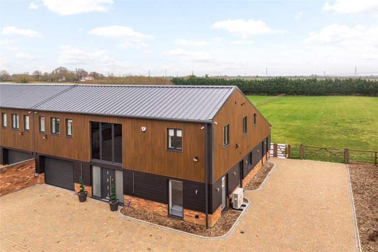 Click the photo for more details of Gypsy Lane, Upper Staploe, PE19