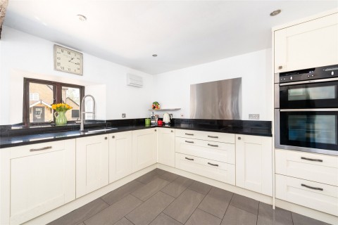 Click the photo for more details of Church End, Biddenham, MK40