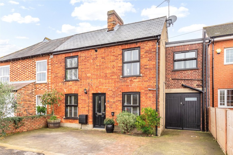 Click the photo for more details of High Road, Cotton End, MK45