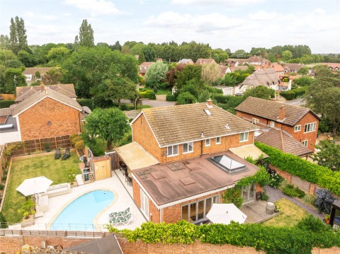 Click the photo for more details of Green End, Renhold, MK41