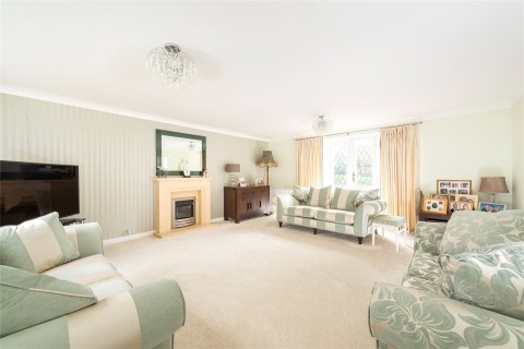 Click the photo for more details of Carnoustie Drive, Great Denham, MK40