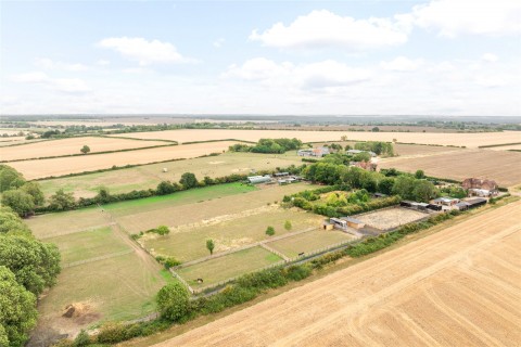 Click the photo for more details of Old Milton Road, Thurleigh, MK44