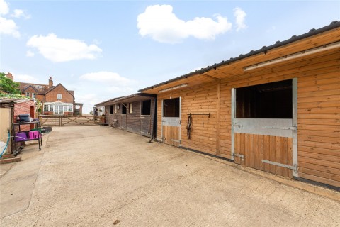 Click the photo for more details of Old Milton Road, Thurleigh, MK44