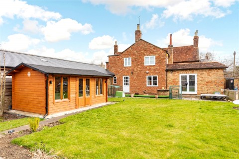 Click the photo for more details of Winslow Road, Great Horwood, MK17