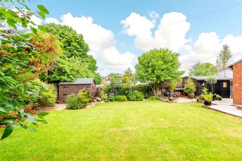 Click the photo for more details of London Road, Buckingham, MK18