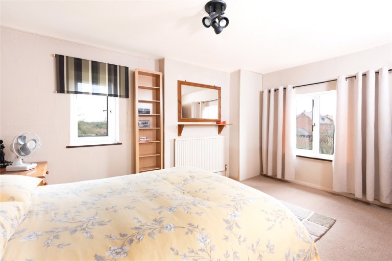 Images for Sunny View, Tingewick Road, MK18