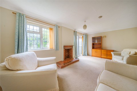 Click the photo for more details of Avenue Road, Winslow, MK18